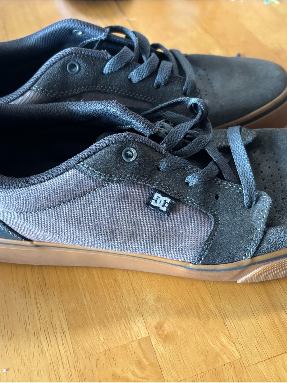 DC Men’s Black and Brown Low-Top Skate Sneakers